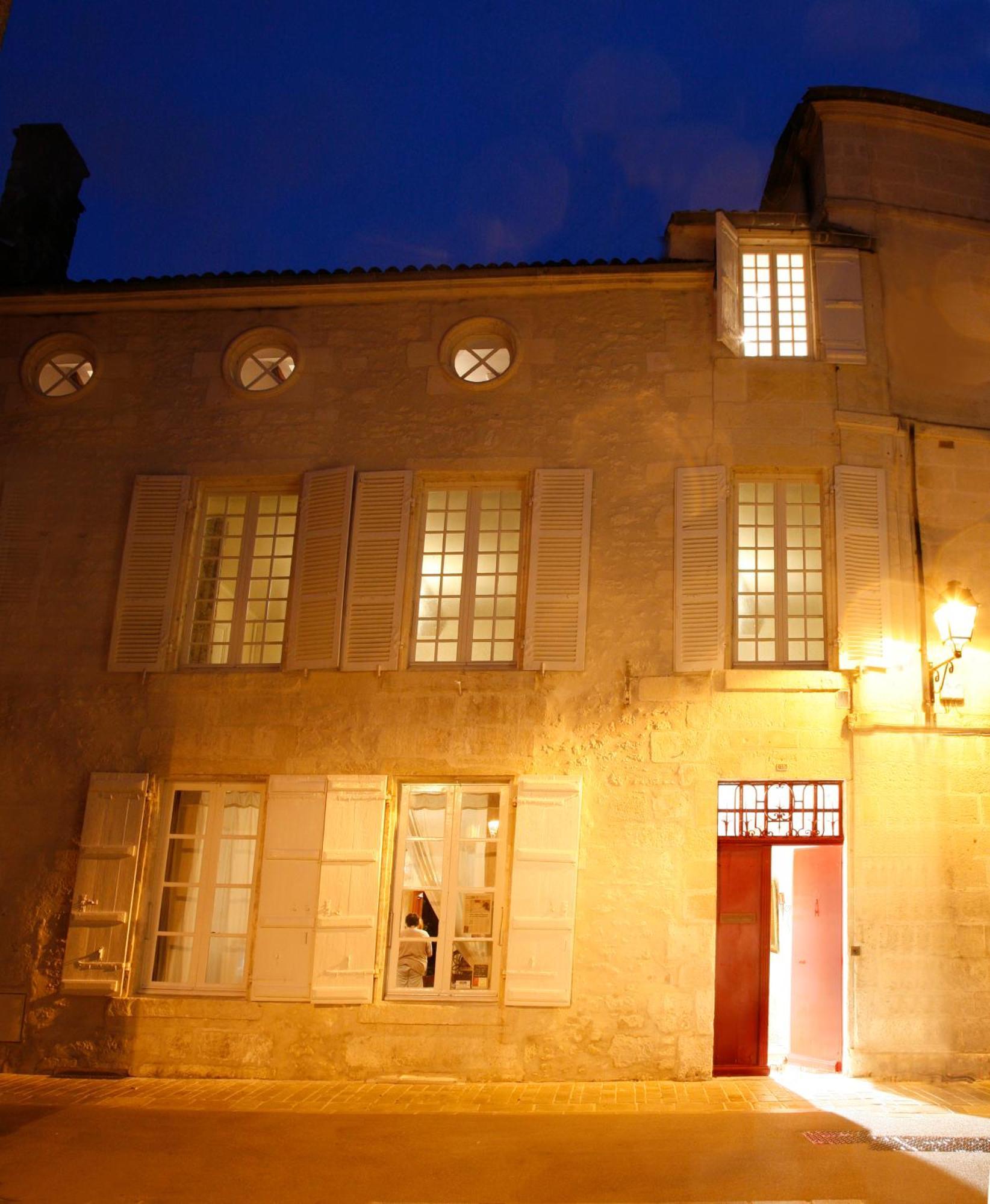 La Porte Rouge - The Red Door Inn Saintes Exterior foto